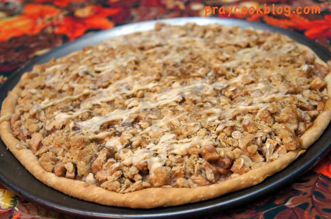 Autumn’s Apple Crisp Pizza