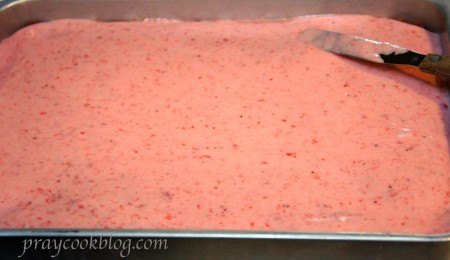 strawberry cake full pan