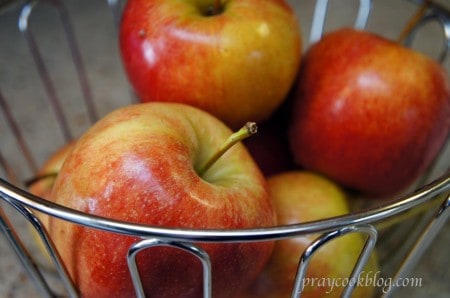 apples basket