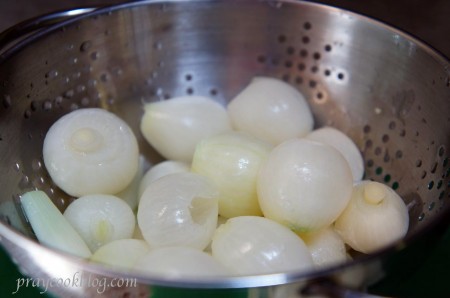 peeled pearl onions
