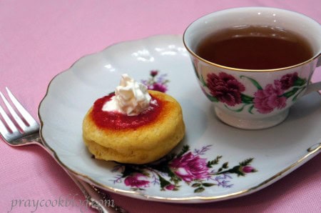 Savarin and tea