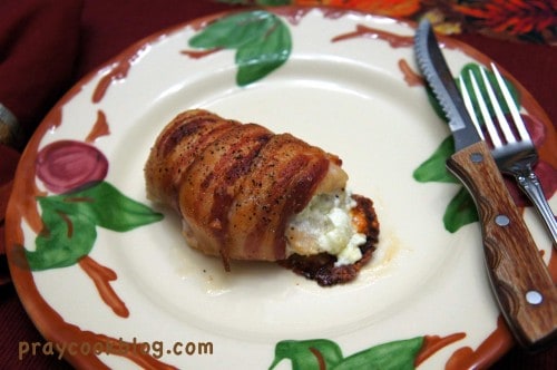 bacon wrap stuffed chicken single