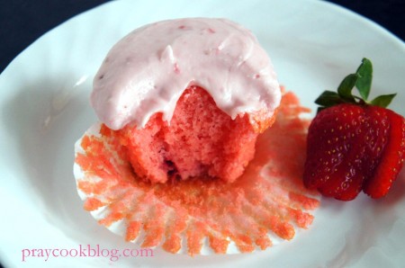 Strawberry cupcake bite