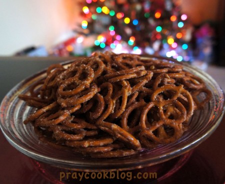 Pretzels-with-Christmas-lights
