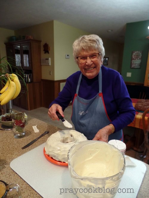 Sous Chef Dishwashing Mom!